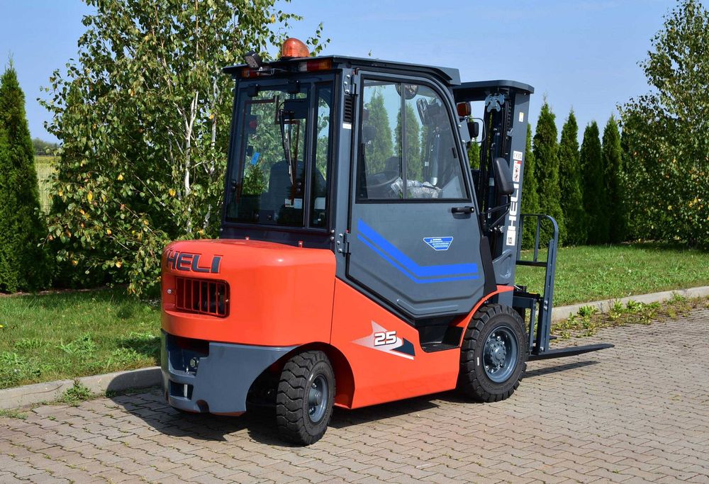 Wózek Widłowy Heli 2,5 T  Diesel Triplex Kabina