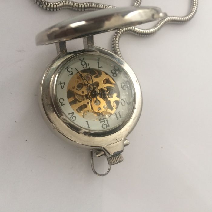Relógio Vintage com corrente