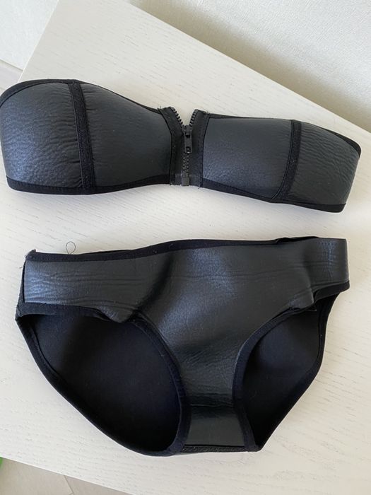 Купальник черный под кожу