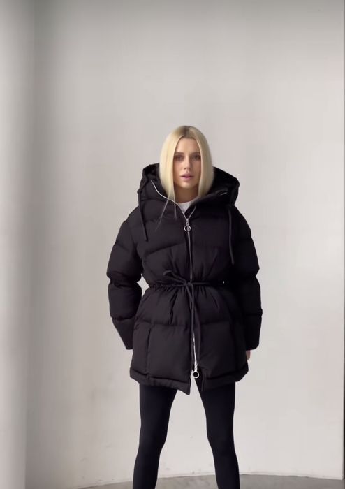 Стильний жіночий пуховик