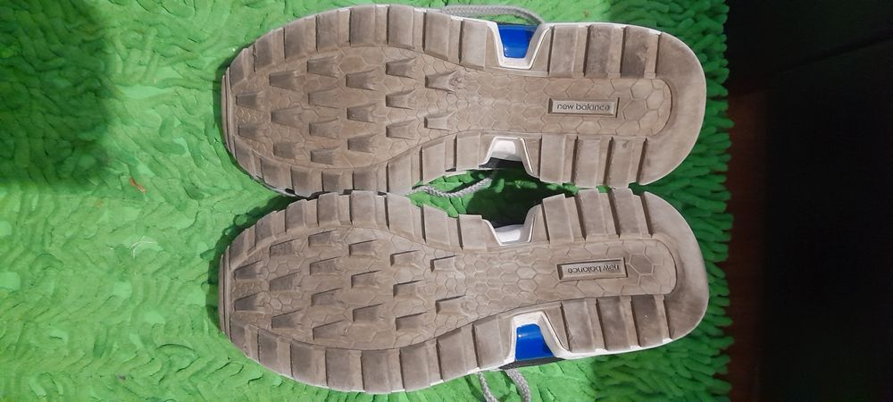 Фірмові кросівки NB