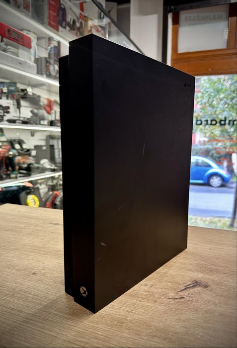 Konsola Xbox One X - otoLombard Lumik Kalisz Skup Konsol