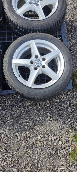 Felgi alu oryg VW 5x112 z oponami zima GoodYear 205/55 R16, 4szt