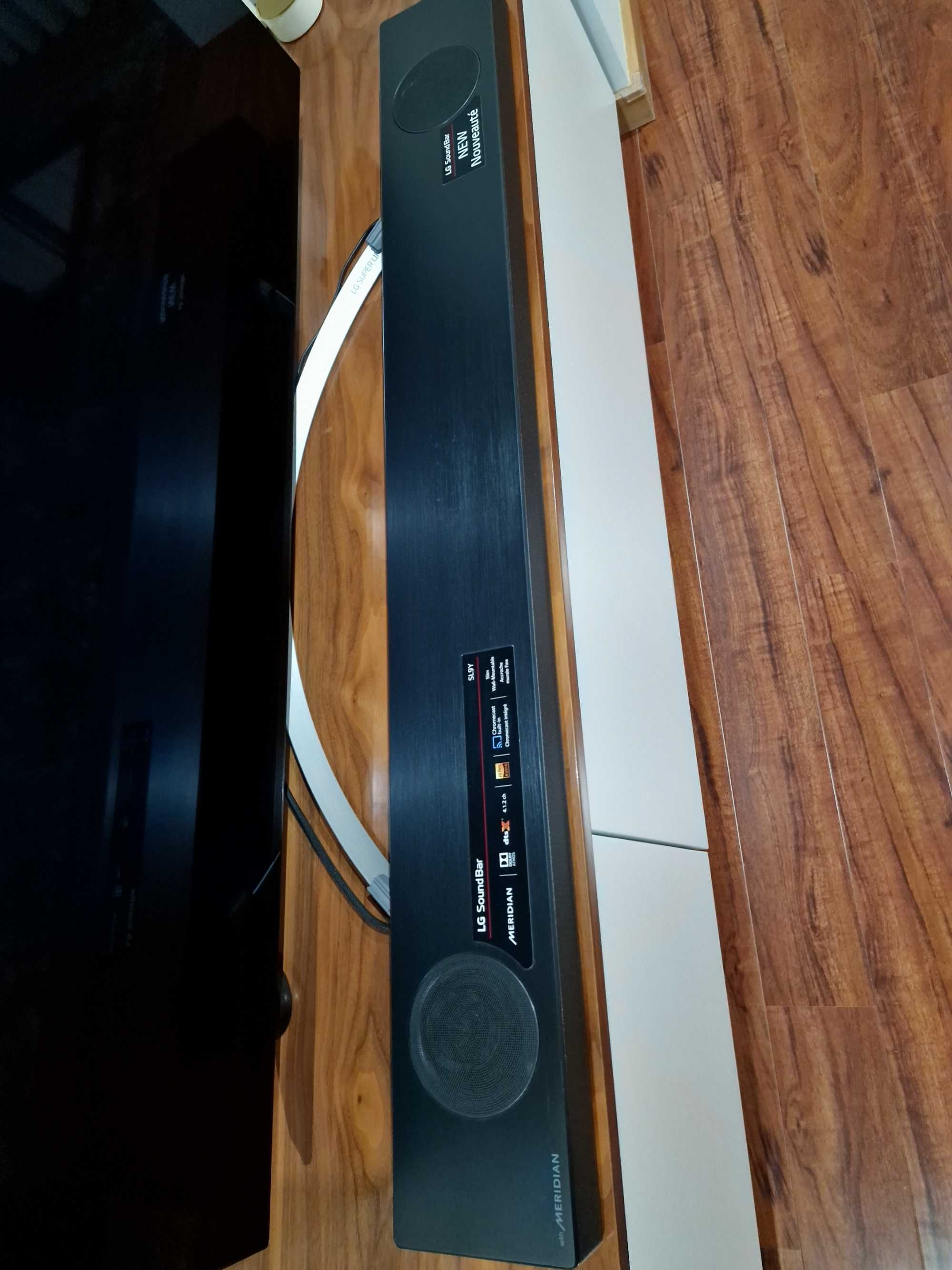 Soundbar LG SL8YG + colunas LG SPK8