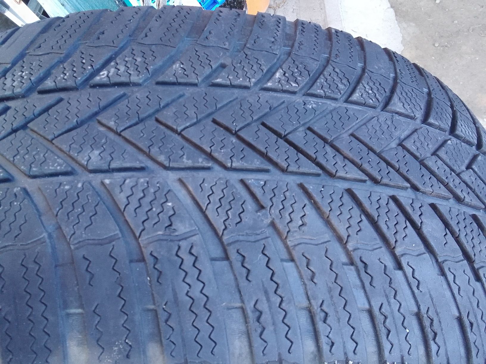 Opona zimowa 275/40r22 BRIDGESTONE 2021r