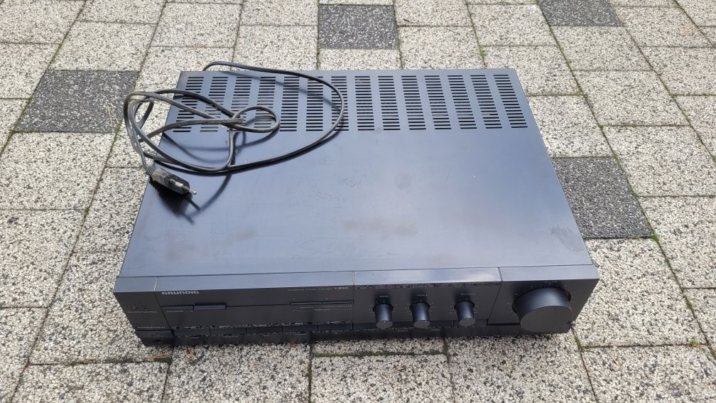 Wzmacniacz Grundig V8100
