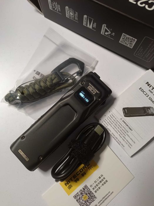 Потужний кишеньковий ліхтар Nitecore EDC23 (USB-C, OLED дисплей)