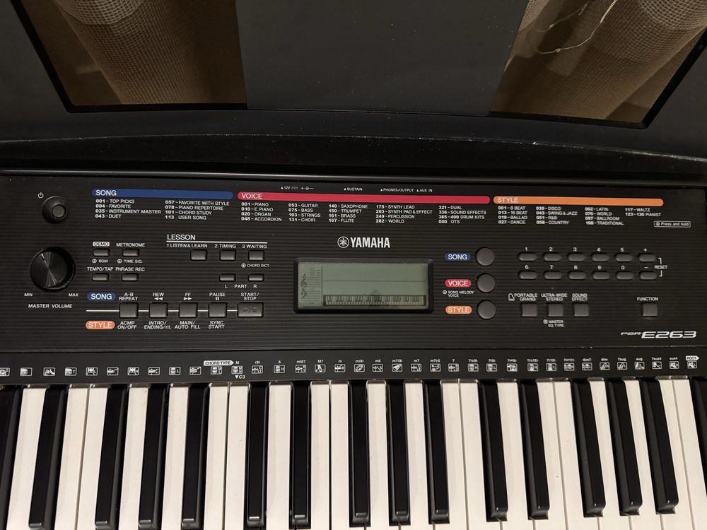 Teclado Yamaha PSR-E263