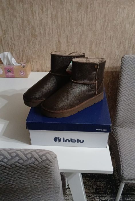 Уггі шкіряні жіночі 39р