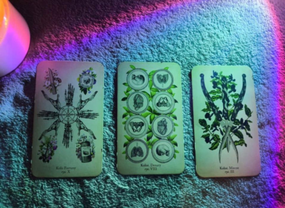 Wróżka, wróżba, tarot, karty