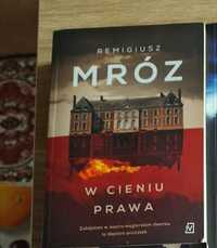 Remigiusz Mróz "W cieniu prawa"  Tom 1