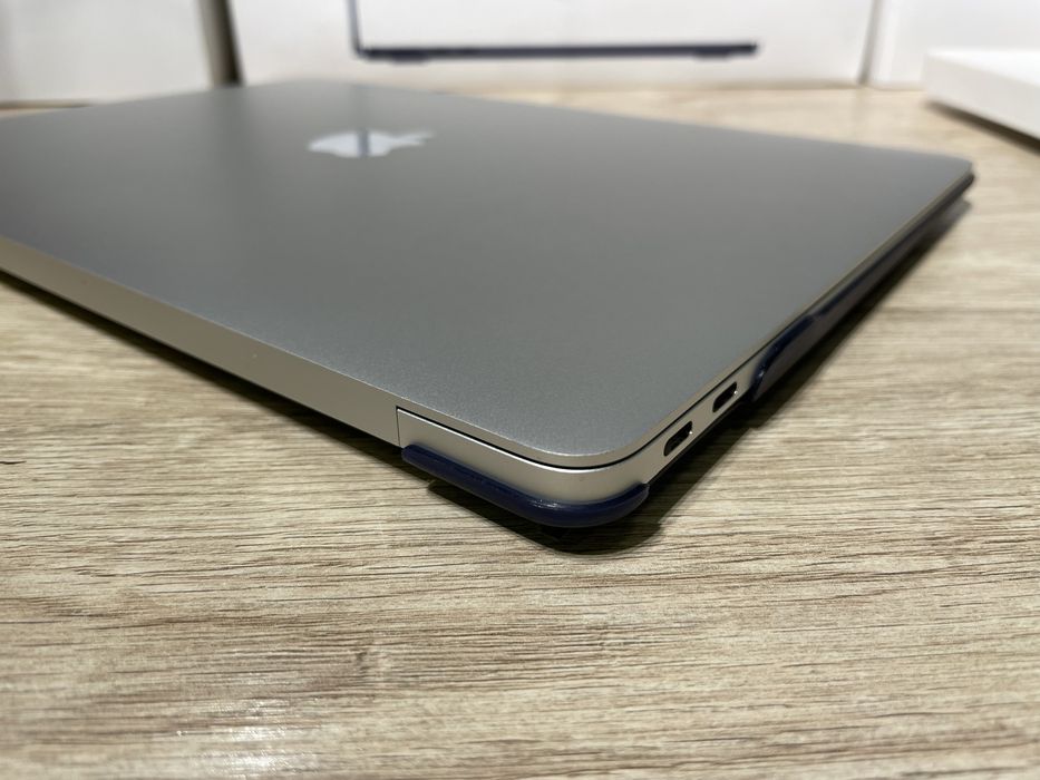 Дисплей с крышкой в сборе MacBook Air A2337 на процеесоре m1.