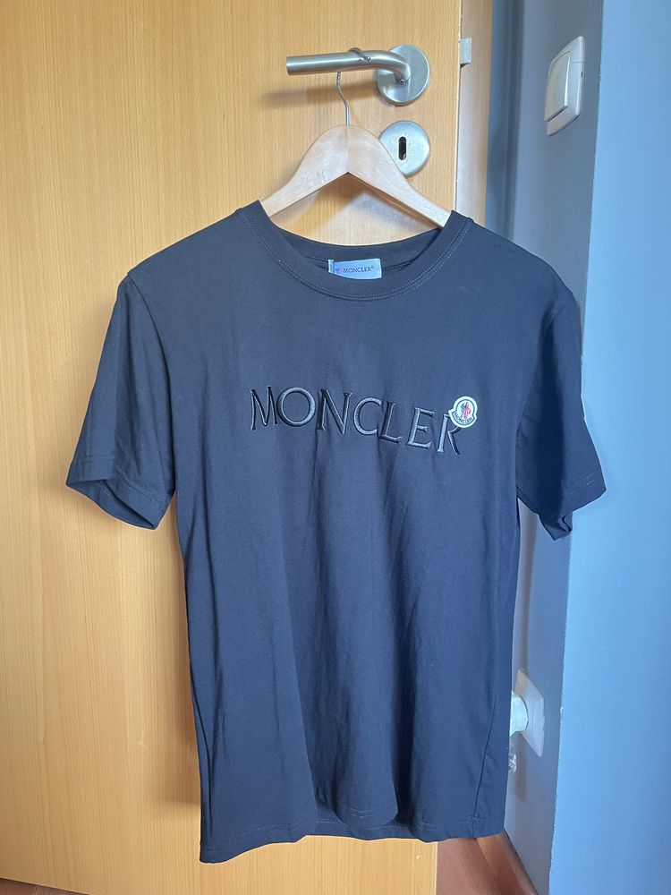 Tshirt Moncler preta