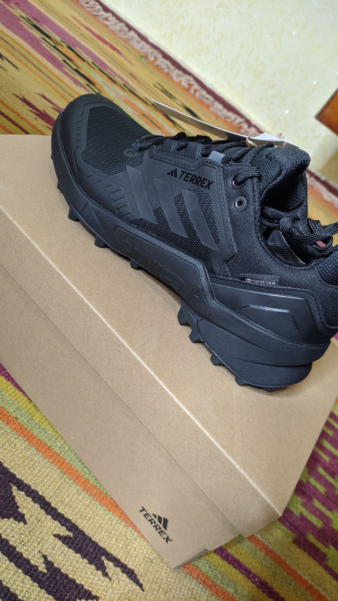 Чоловічі зимові кросівки  Adidas terrex swift r3 Gore-Tex