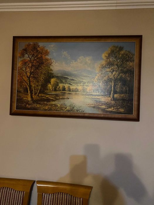 Meble drewniane, stół, krzesła,witryna, obraz