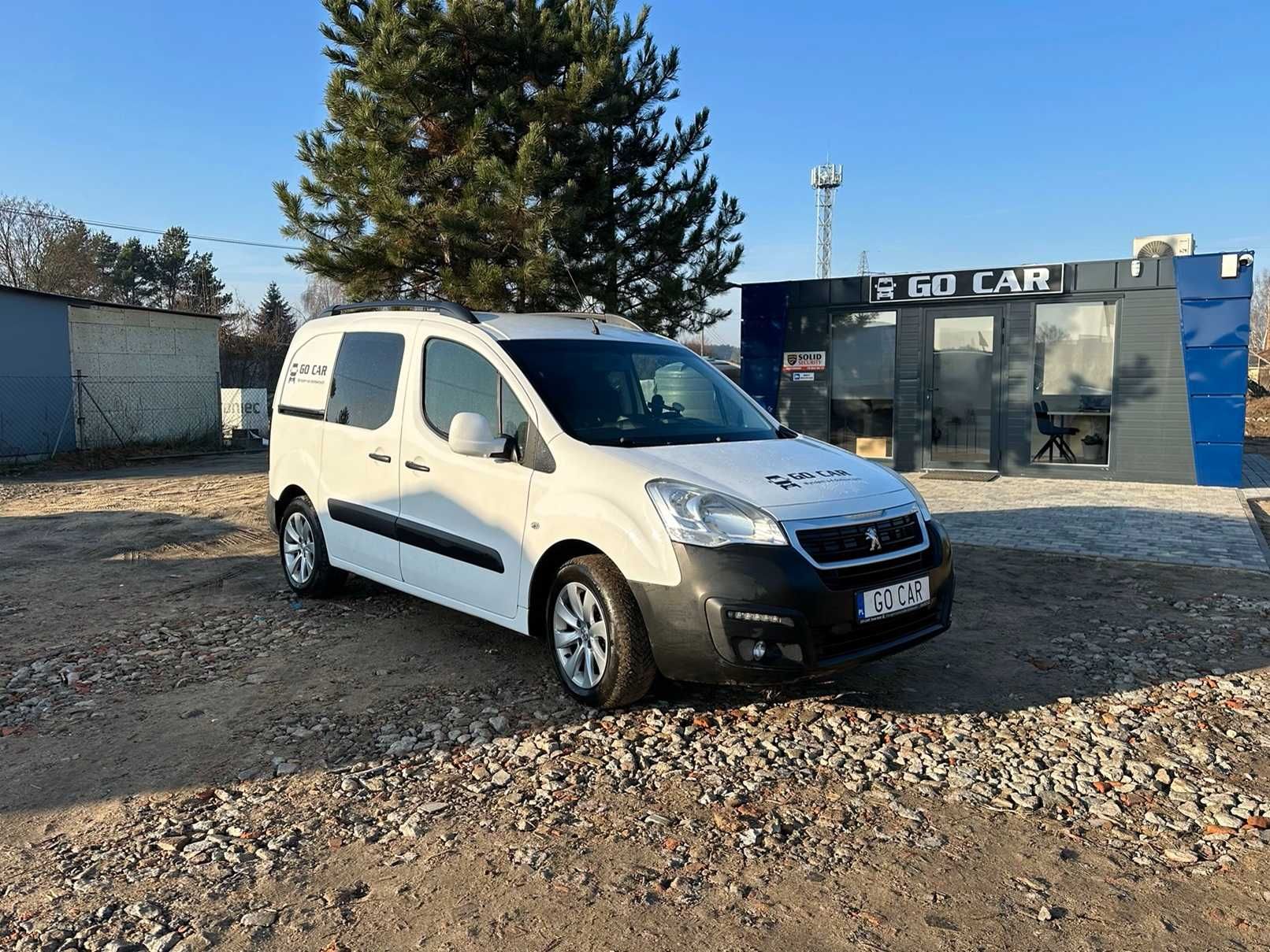 GO CAR wypozyczalnia aut dostawczych, plandeka 10 EP, autolaweta, bus