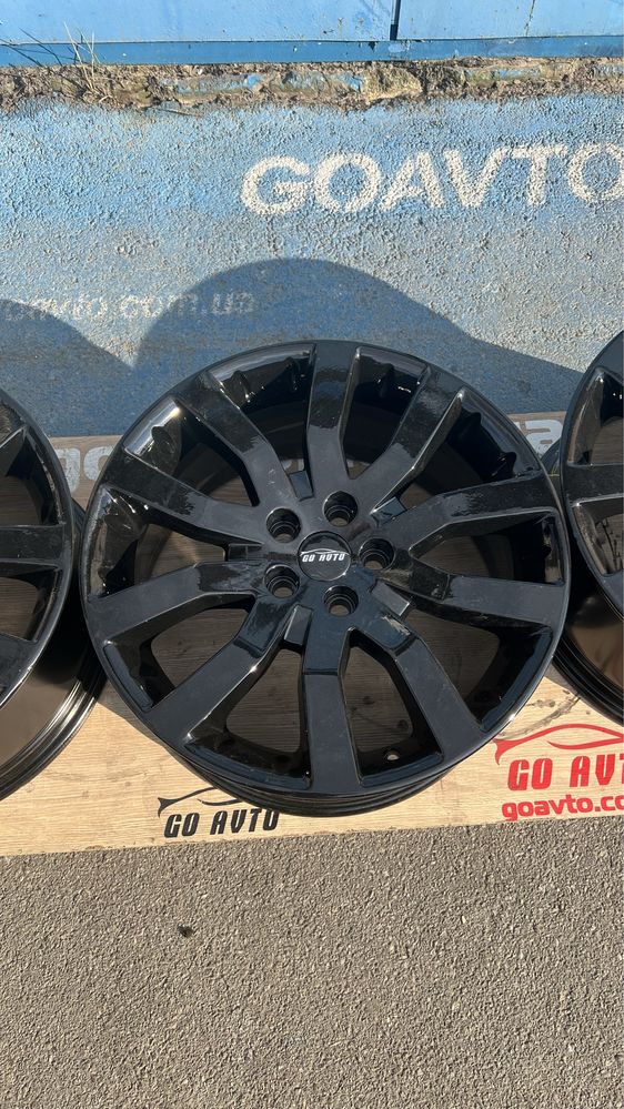 Goauto диски Range Rover 5/120 r20 9j dia72,6 в чорному глянці як нові