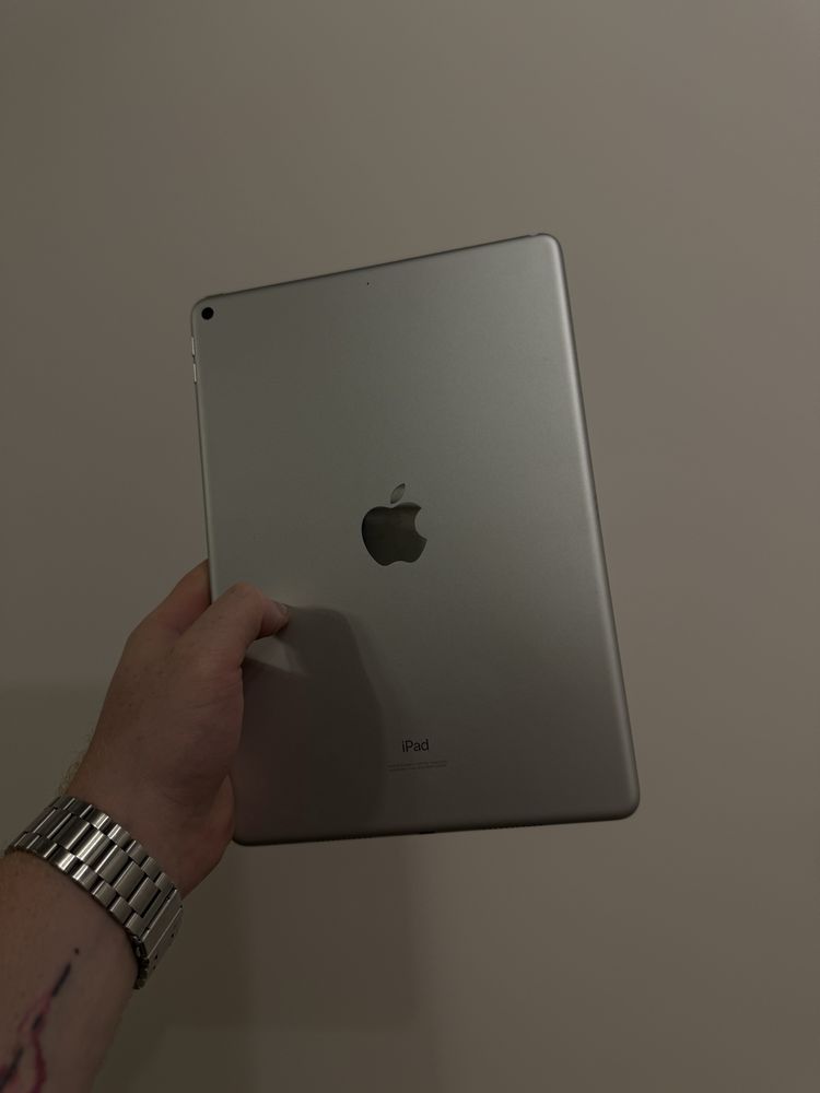Apple Ipad air3 10.5 2020 Apple pencil  в гарному  стані