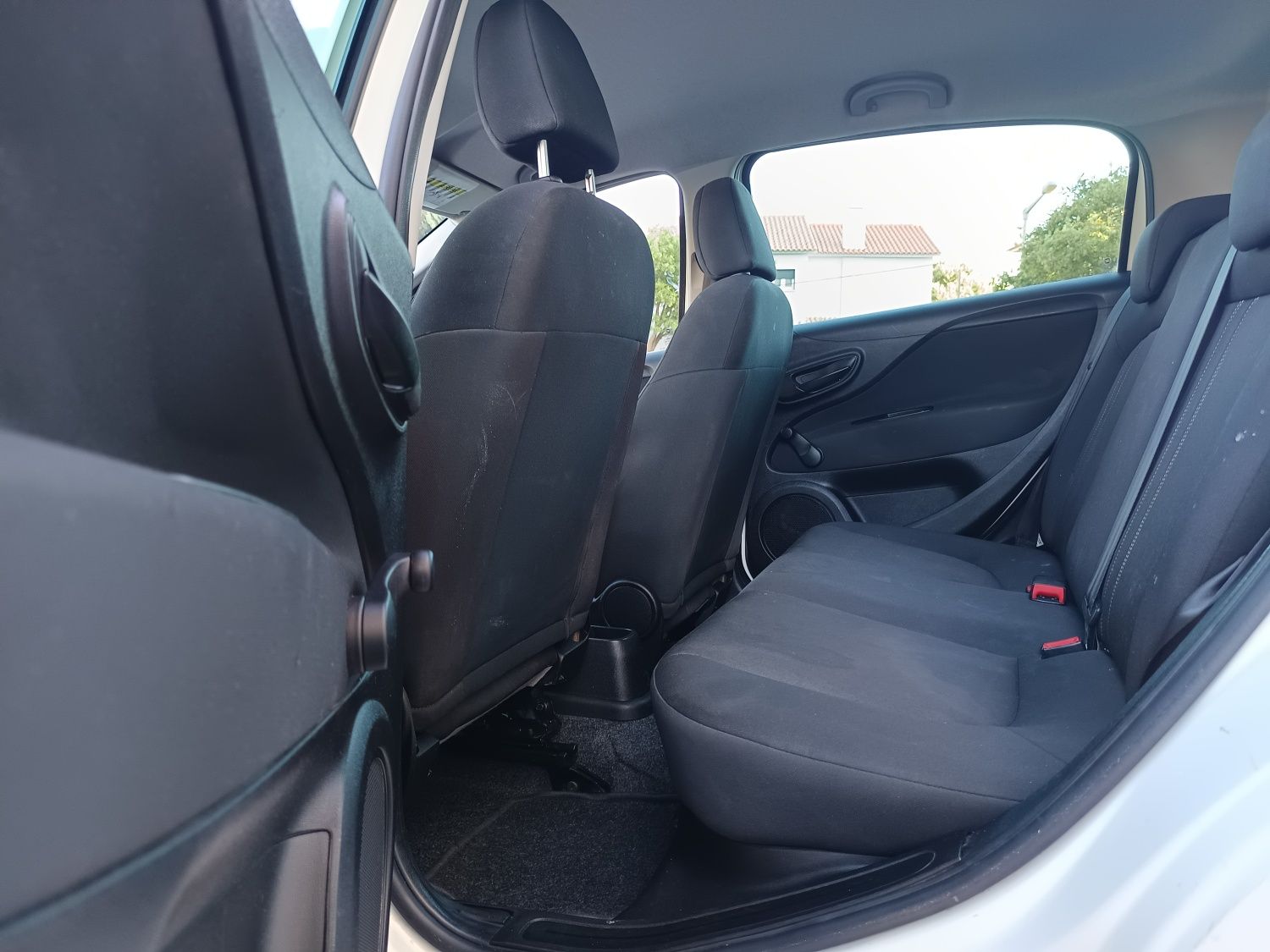 Fiat Punto (Young) 1.2L Nacional