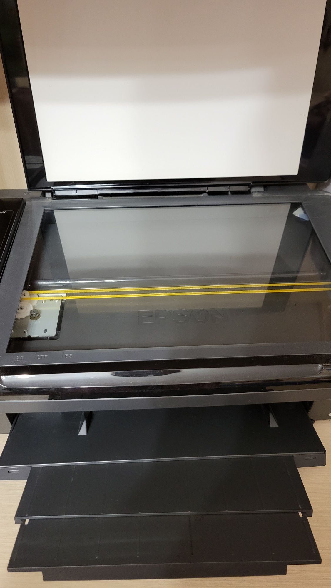 Epson Stylus CX 3700 (ксерокс, принтер, сканер)