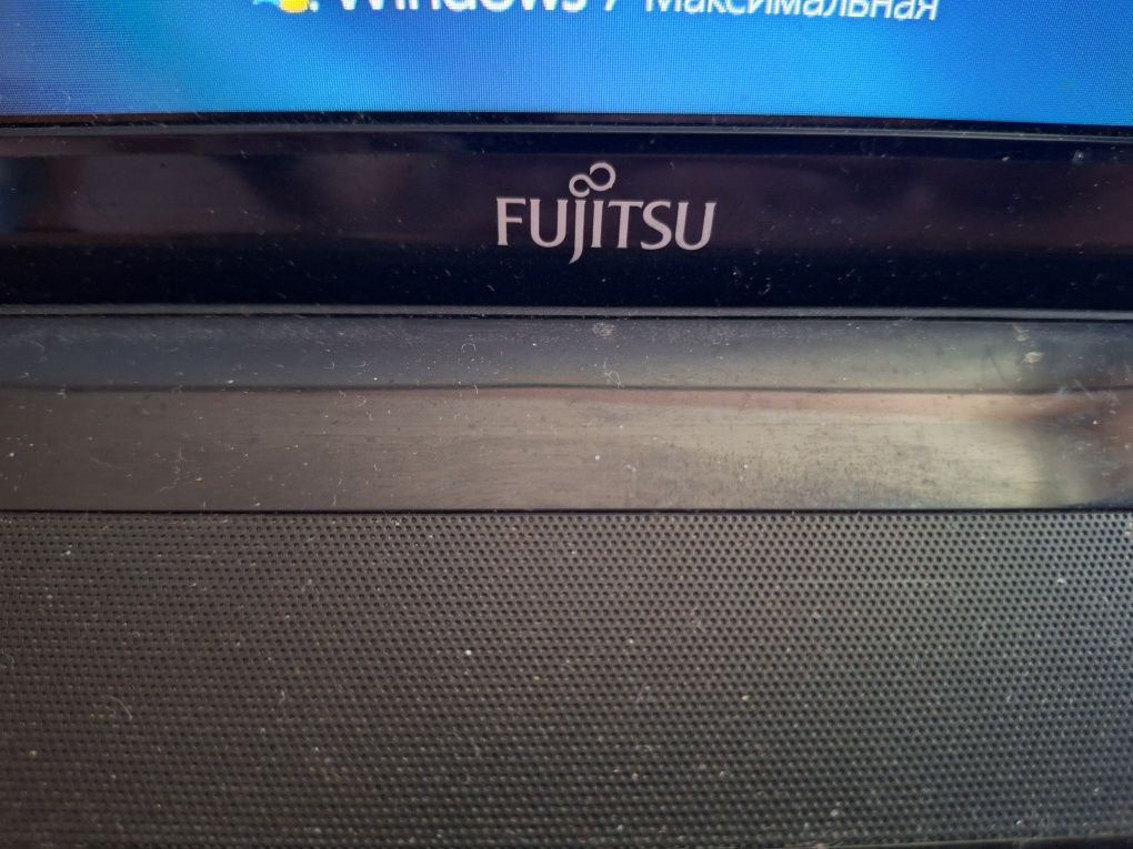 Ноутбук Fujitsu Livebook