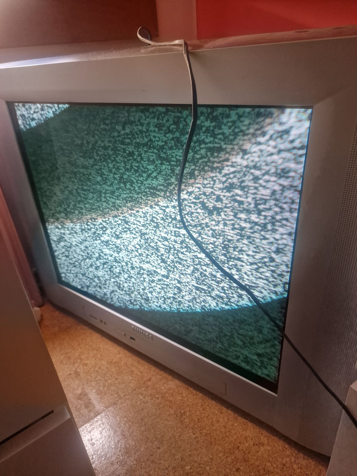 Vendo duas tvs philips