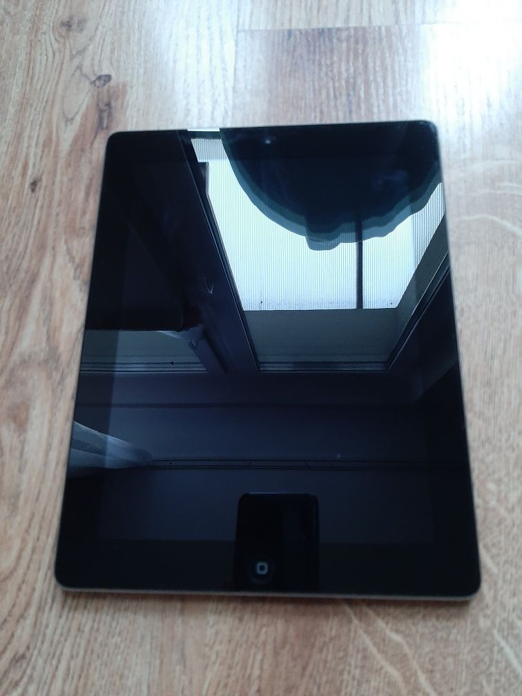 iPAD Apple, 2 generacji, model MC769PL/A, poj. 12,9 GB,