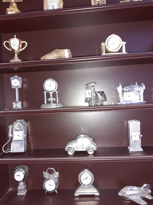 Relógios miniaturas e miniaturas cristal