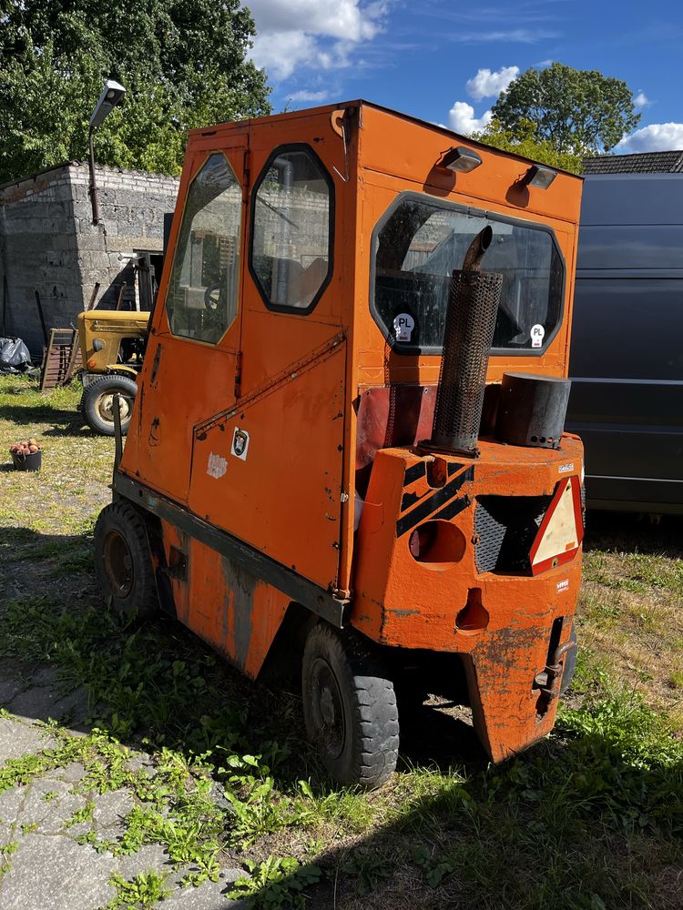 Sztaplarka, wózek widłowy.