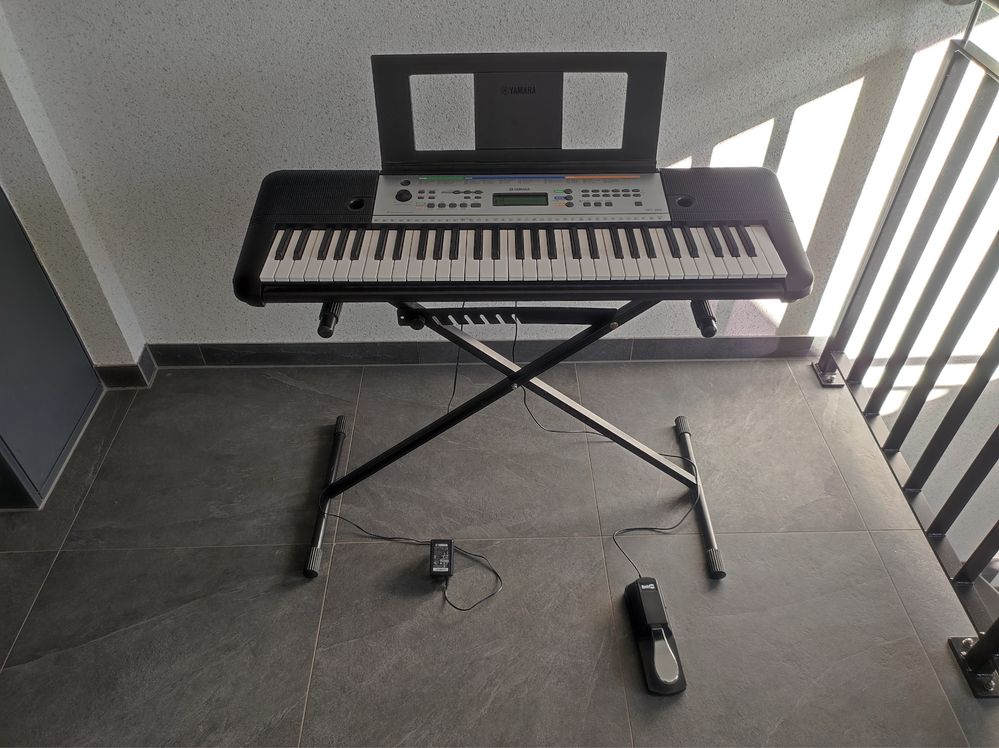 Keyboard Yamaha YPT-255 Syntezator