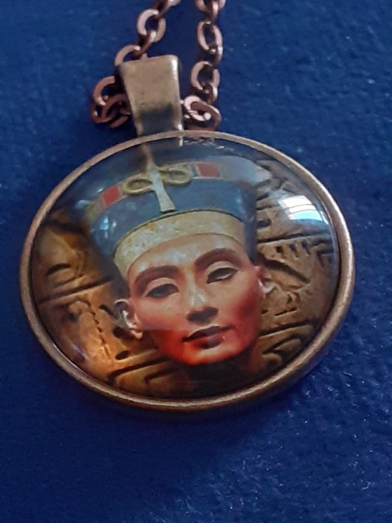 Corrente Pingente Medalha Rainha Nefertiti do Egipto - Piramide Faraó