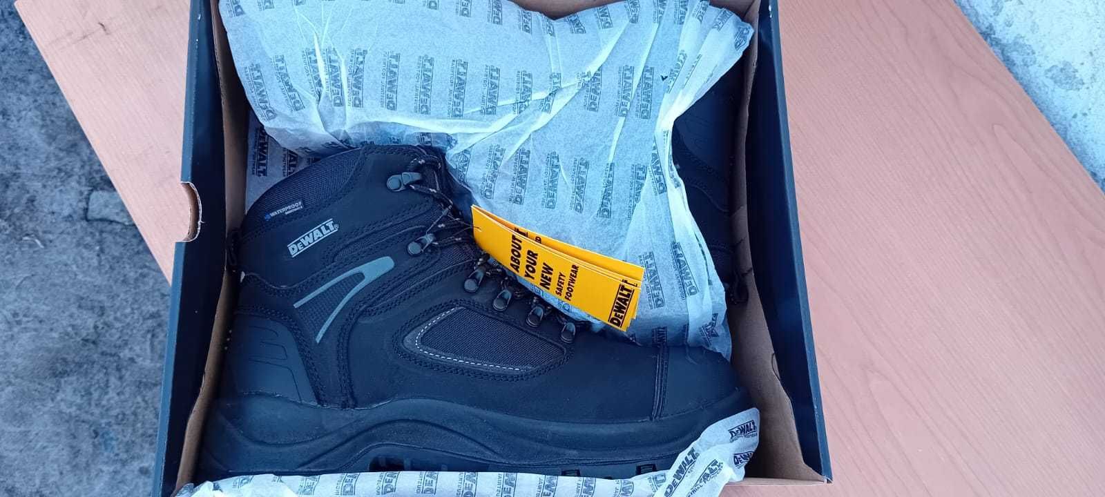 Botas de biqueira de aço da marca DeWalt novas com etiqueta e na caixa