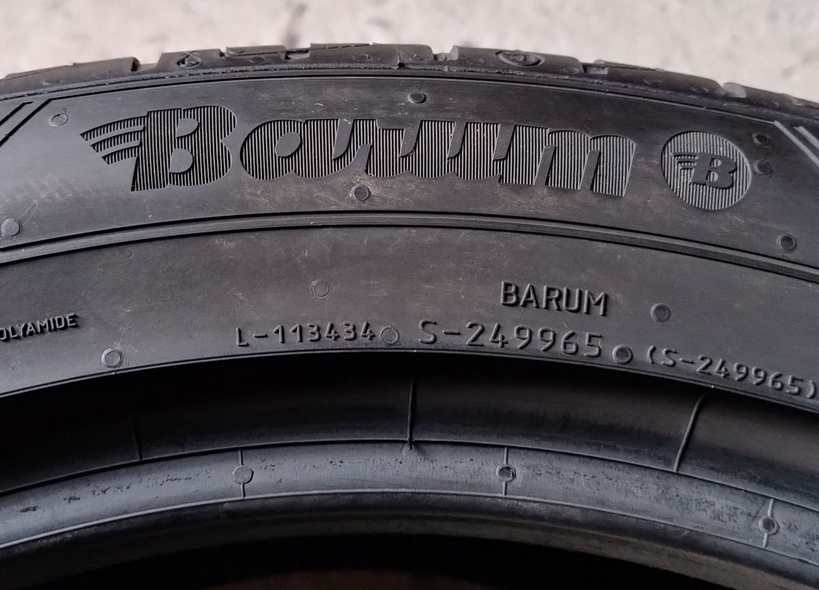 Шини літні R18 245/45 Barum Bravuris 5