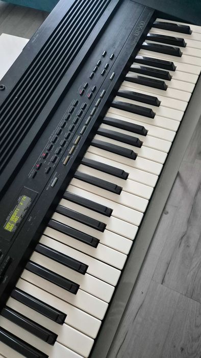 Keabord syntezator Roland KR 500