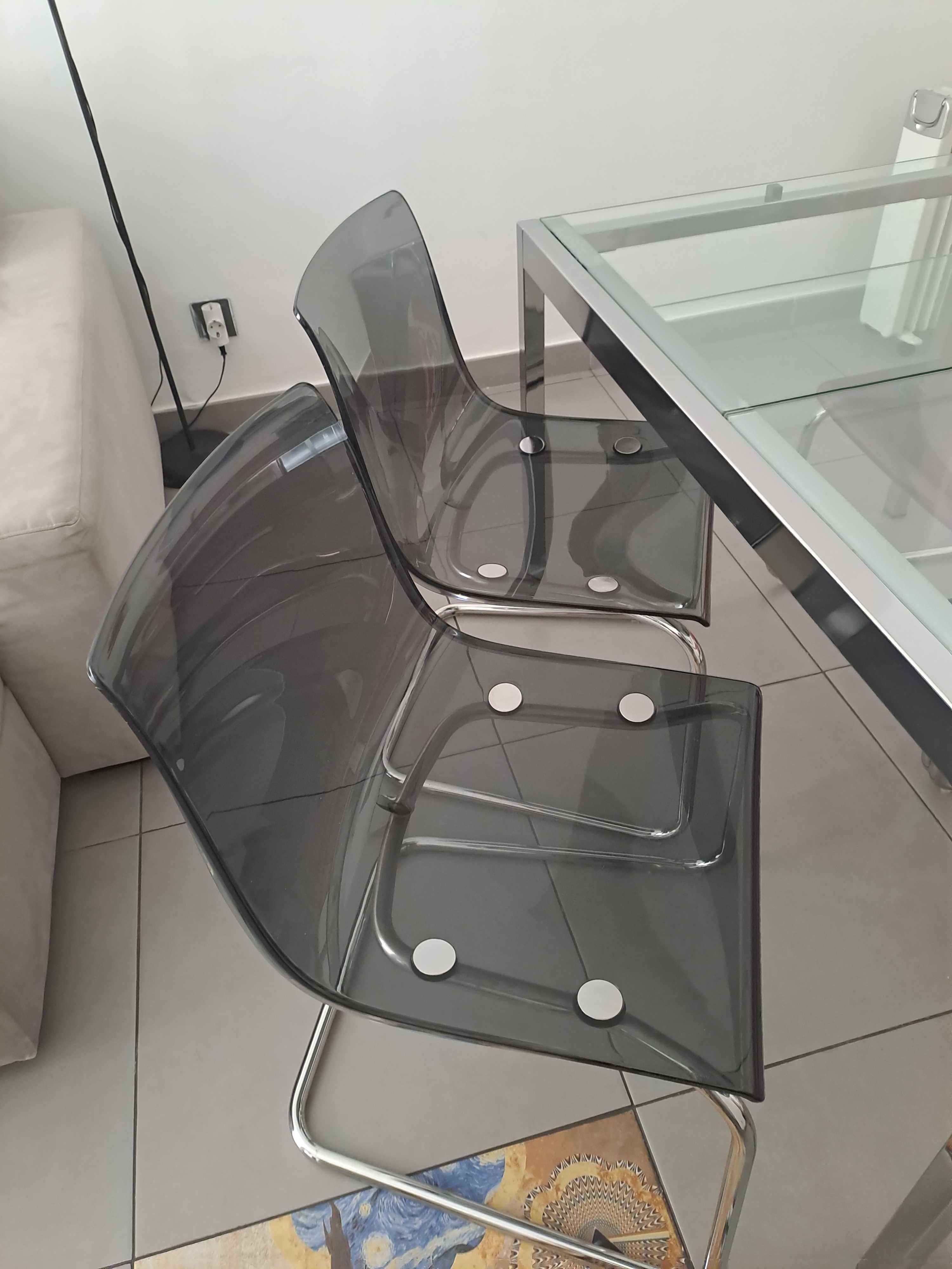 4 Cadeiras sala ikea, duas cor transparente e duas roxas