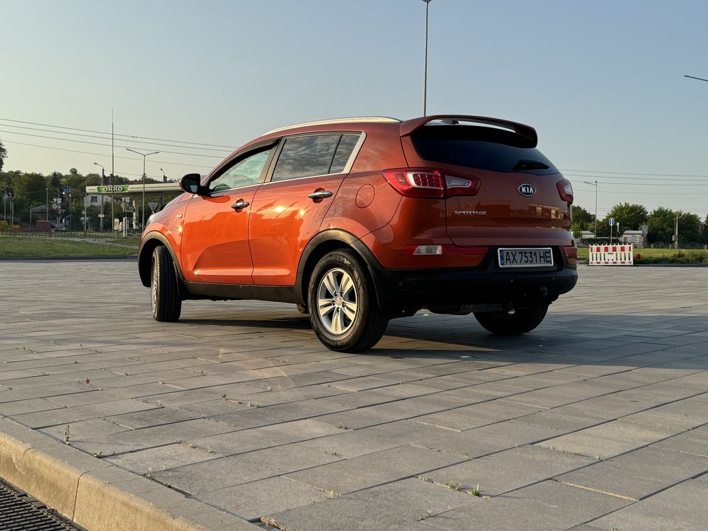 Продам KIA SPORTAGE 2011р 2,0 АКПП