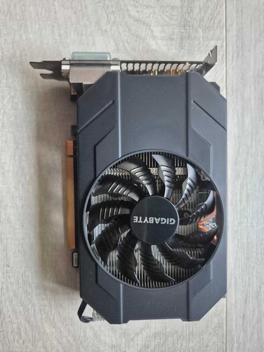 Gigabyte GTX 960 2GB – w pełni sprawna, idealna do gier i biura