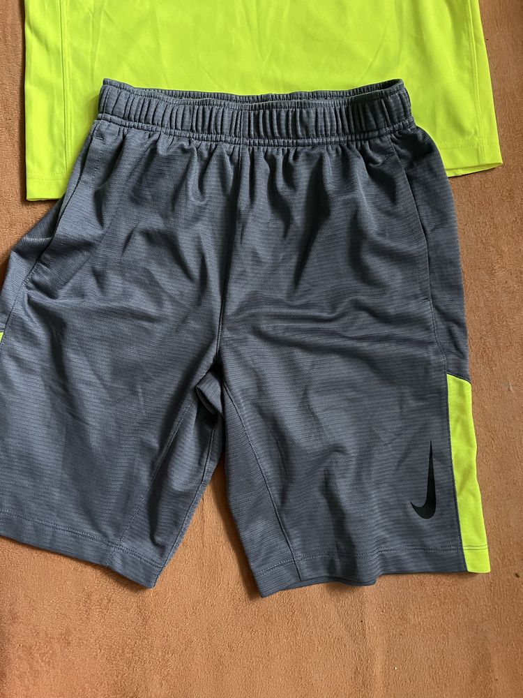 Super komplet Nike na w-f ćwiczenia