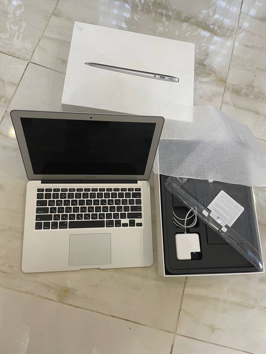 MacBook air 13" a1466 Core i7 2,2 /8/500