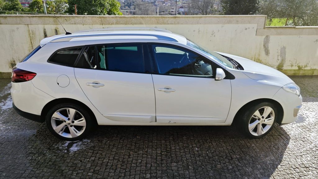 Vende-se Renault Megane 1.5 dCi 105cv (2014)