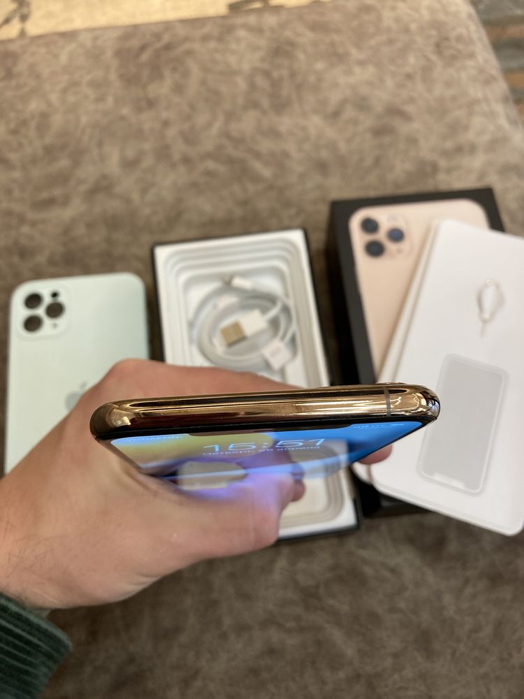 iPhone 11 Pro Max 256 Gb gold unlock r-sim АКБ 92%