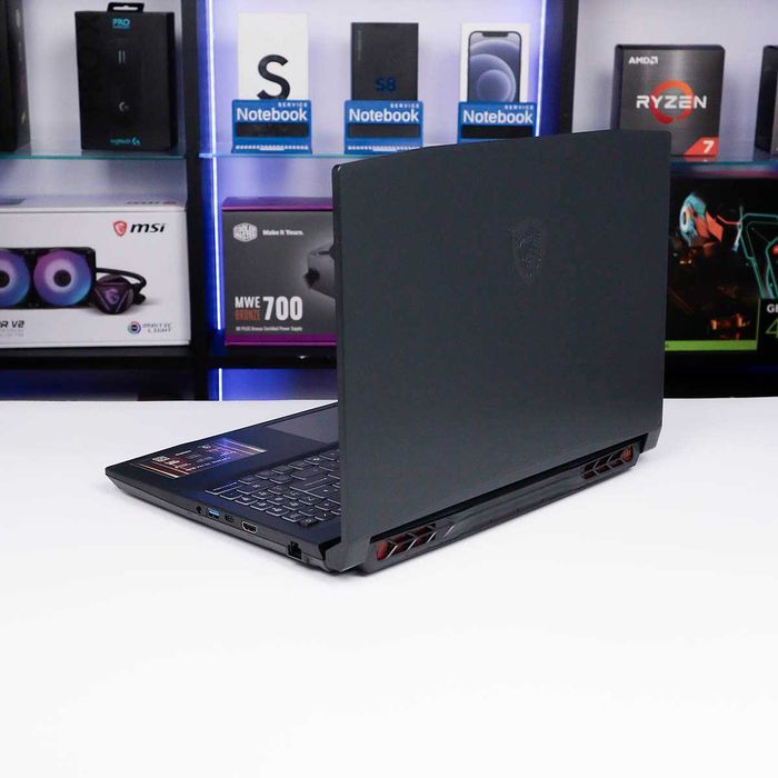 Ігровий ноутбук MSI Katana 15 HX B14W / Intel Core i7 / 16 ГБ RAM