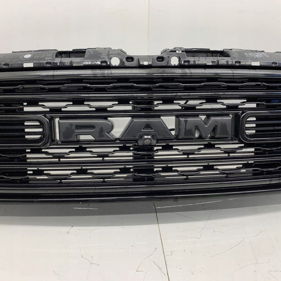Atrapa grill czarny przód przedni kamera Dodge Ram V 1500 Limited 22r
