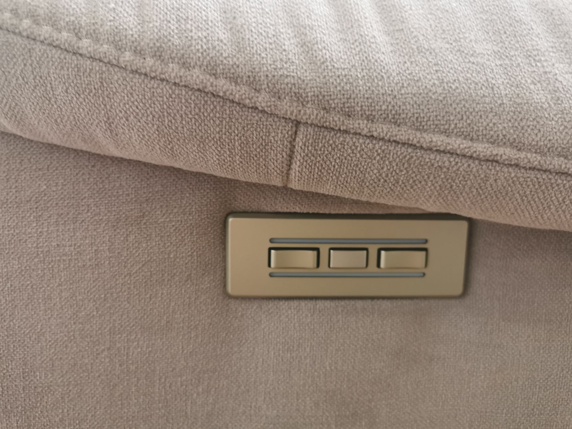 Nowoczesna sofa z funkcją RELAX – elektryczna, Aqua clean za pół ceny