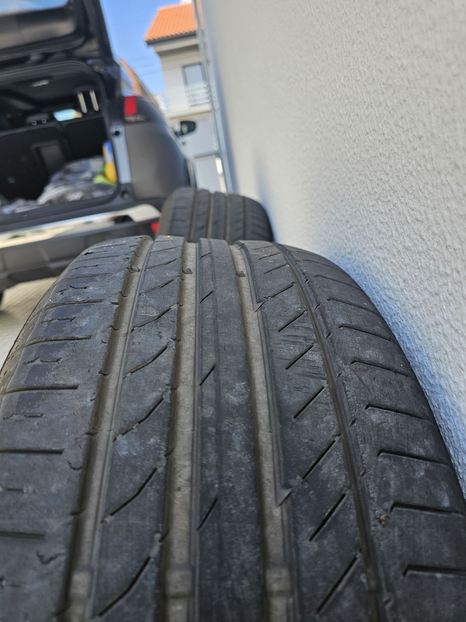 Pneus Continental Sport Contact 5 235/50R19