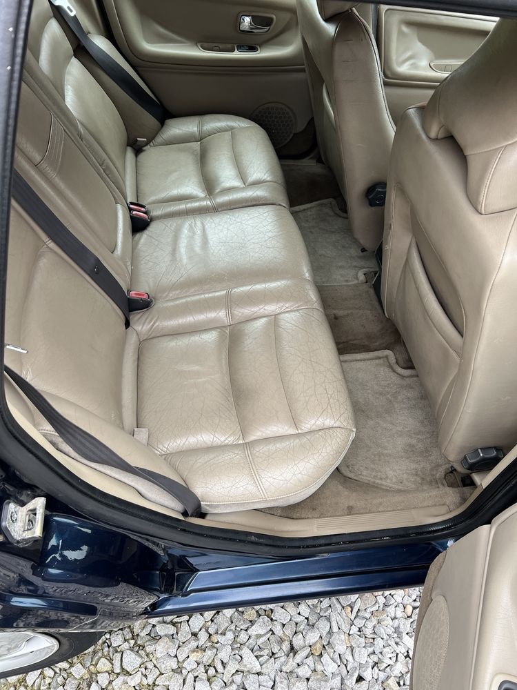 Sprzedam Volvo v70 2.5 tdi