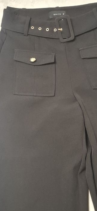 Czarne spodnie  Mohito rozm. 38