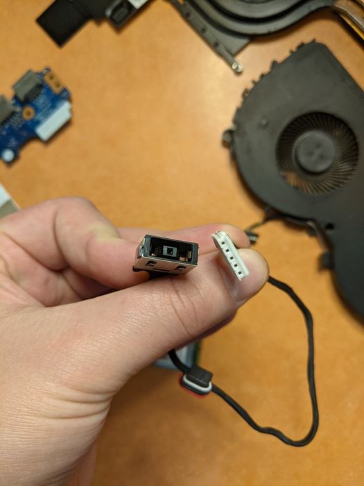 Разборка Lenovo Y520 /Кулер/Доп плата USB/вайфай/Роз'єм зарядки