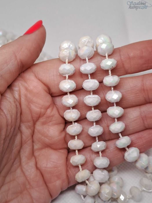 Naszyjnik biały vintage #u58