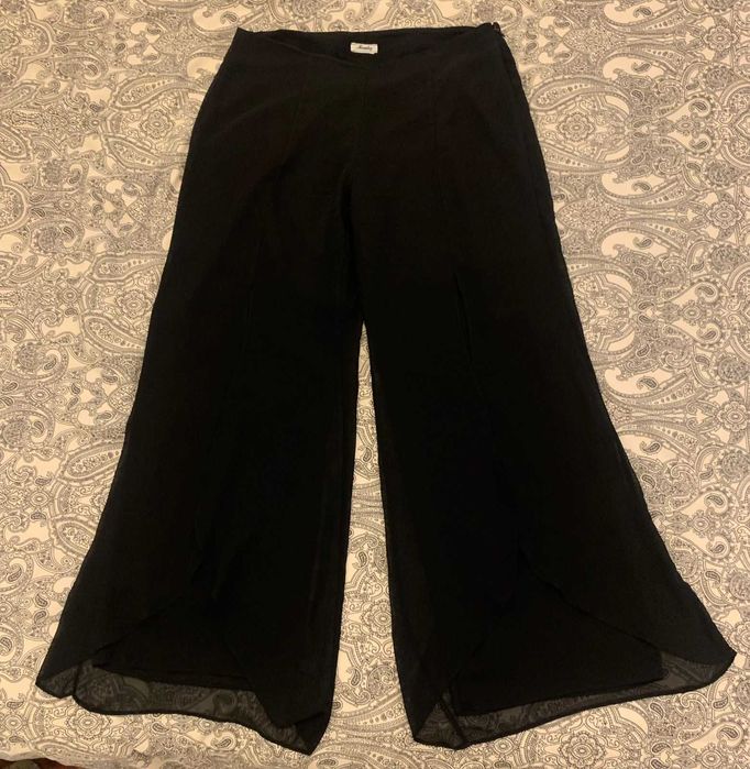 Calça de seda com transparência, muito sensual